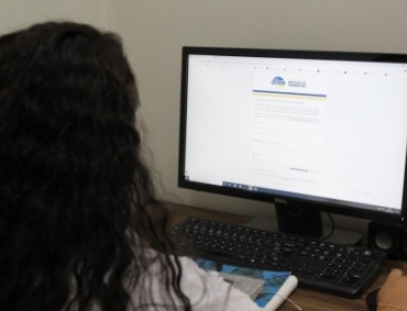 Banco de currículos gratuito oferece profissionais de saúde para o combate à Covid-19